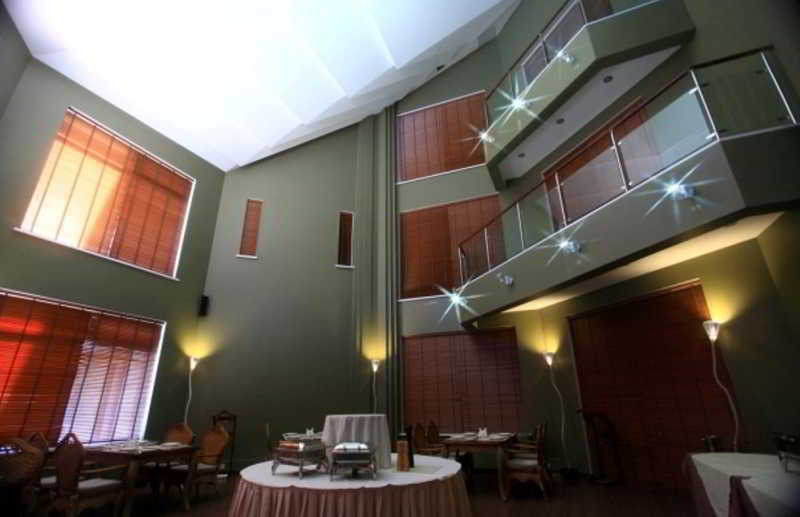 Grand M Hotel Navoi Esterno foto