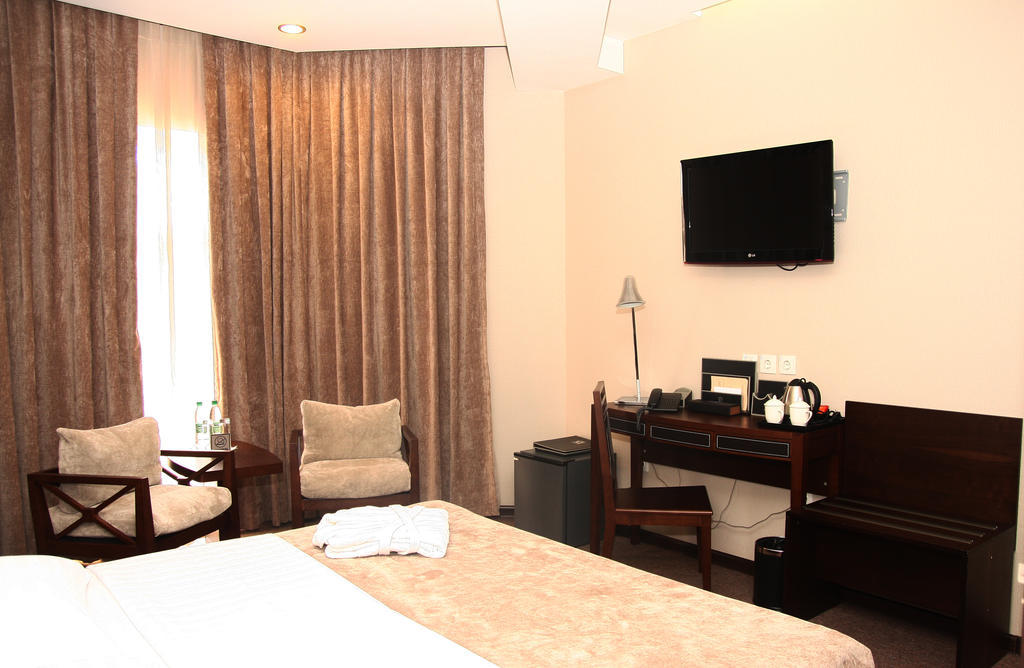 Grand M Hotel Navoi Camera foto