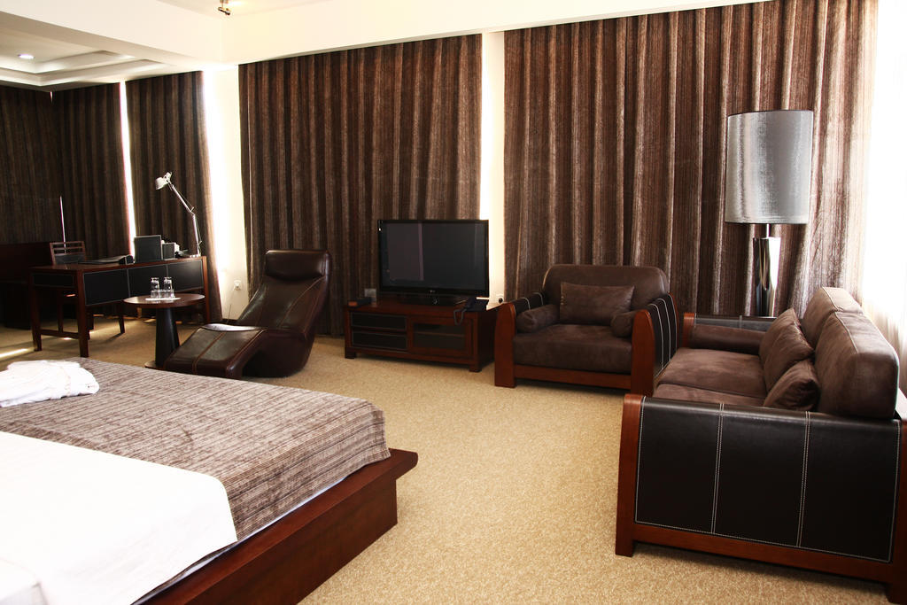 Grand M Hotel Navoi Camera foto