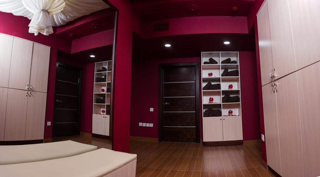 Grand M Hotel Navoi Esterno foto