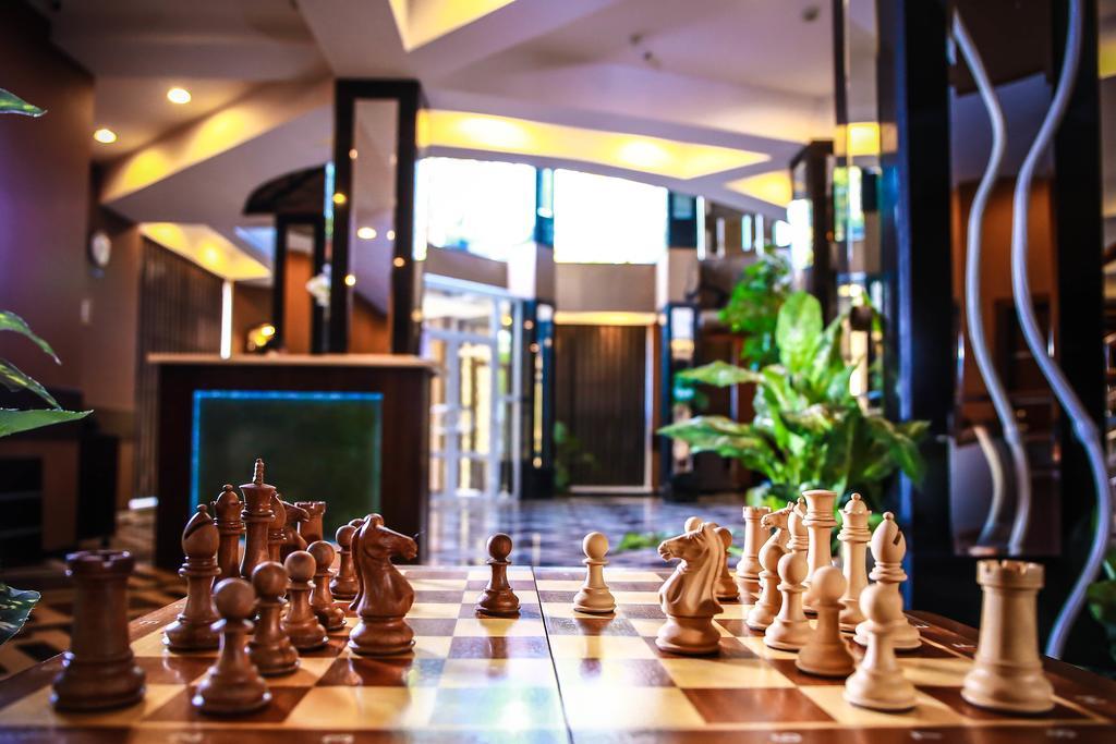 Grand M Hotel Navoi Esterno foto